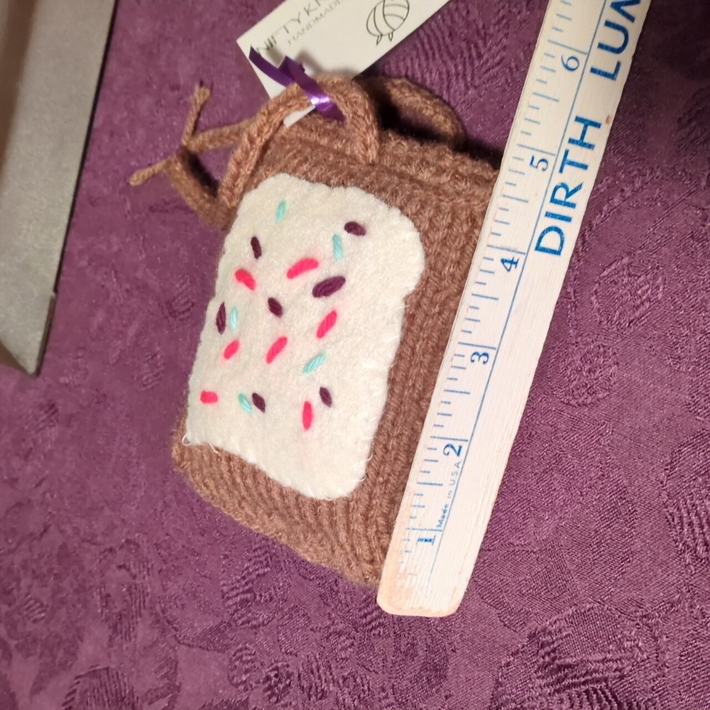 Handmade Knit Crocht PopTart Bag Charm Ornament Tan Ivory Sprinkles #01 - Picture 6 of 7